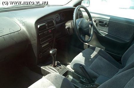 1993 Nissan Avenir
