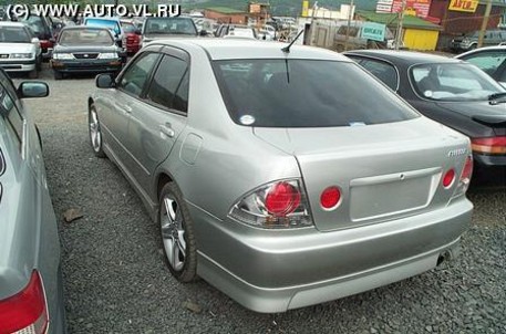 2000 Toyota Altezza