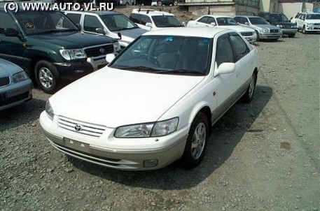 1998 Toyota Camry Gracia Picture