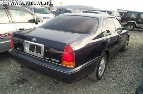 1998 Toyota Crown Majesta