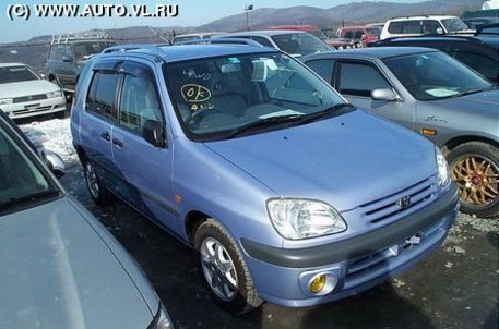 2002 Toyota Raum