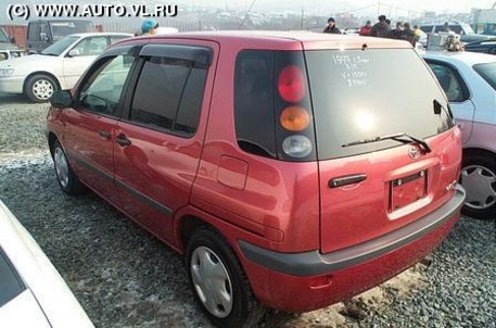 1999 Toyota raum specs