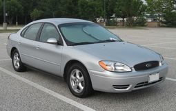 2005–2007 Ford Taurus SE sedan