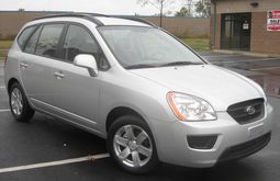 2008 Kia Rondo LX (US)