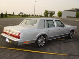 Lincoln Town Car