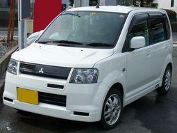 A Mitsubishi eK Sport.