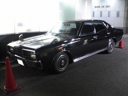 Nissan Cedric 330 hardtop