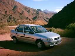 2005 Chevrolet Corsa B Sedan.