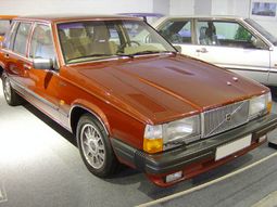 Volvo 760 sedan