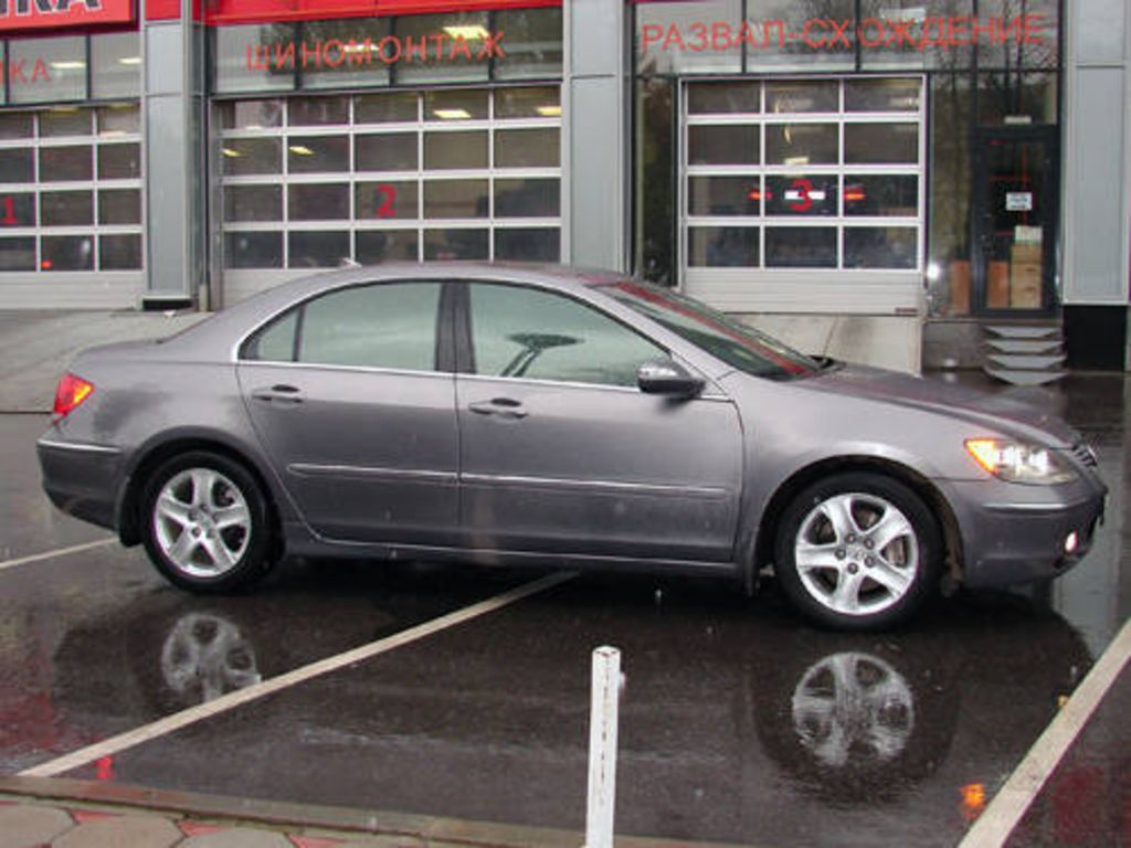 2005 Acura RL