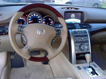 2005 Acura RL Pictures