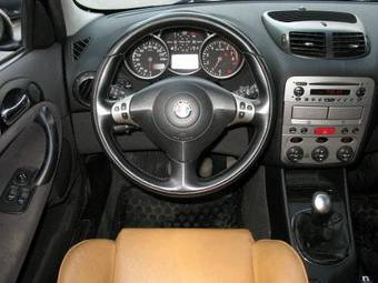 2000 Alfa Romeo 147 Photos