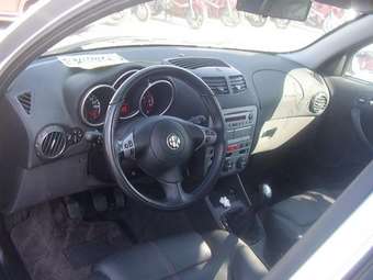 2003 Alfa Romeo 147 Photos