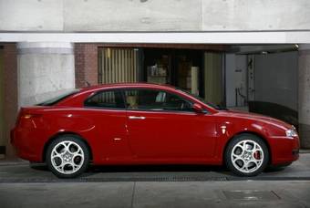 2005 Alfa Romeo GT Photos