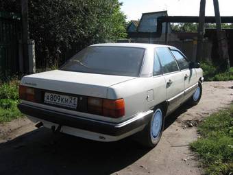 1988 Audi 100 Photos