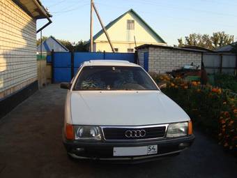 1990 Audi 100 Photos