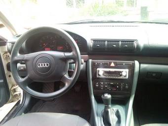 2000 Audi A4 Photos