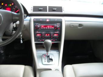 2004 Audi A4 Images