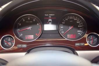 2004 Audi A8 Pictures