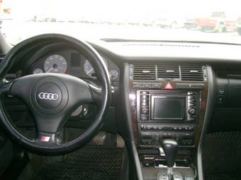 1999 Audi S8 Pictures