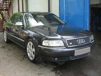 2000 Audi S8