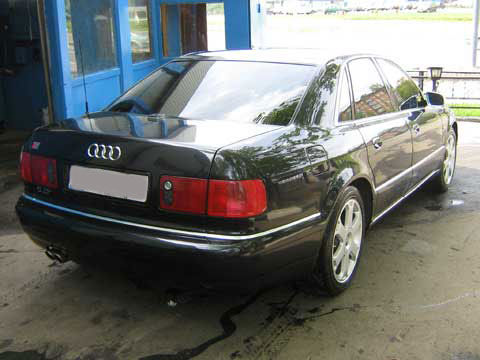 2000 Audi S8