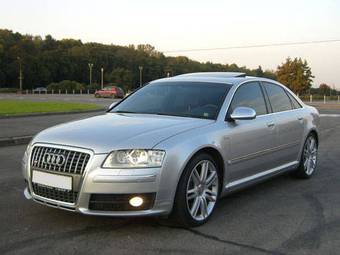 2007 Audi S8 Photos