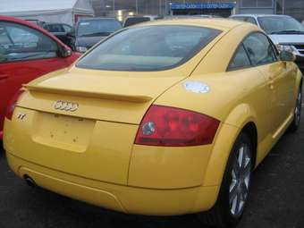2004 Audi TT Photos