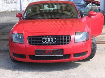 2004 Audi TT Photos