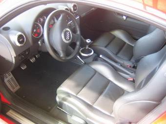 2004 Audi TT Photos