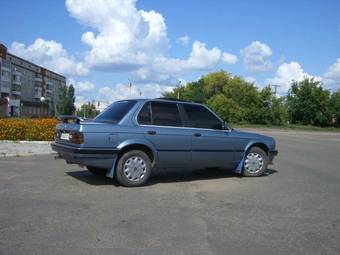 1988 BMW 3-Series Photos