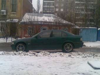 1991 BMW 3-Series Photos