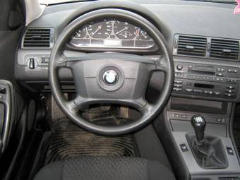 2003 BMW 3-Series Photos