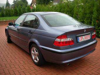 2004 BMW 3-Series Images