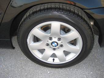2004 BMW 3-Series Photos