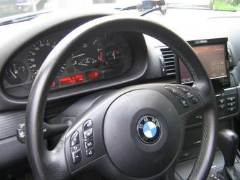 2004 BMW 3-Series Photos