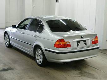 2004 BMW 3-Series Photos
