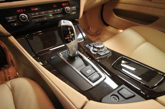 2010 BMW 5-Series Pics