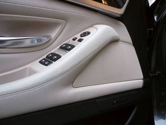 2010 BMW 5-Series Images