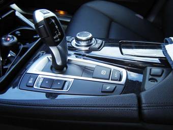 2011 BMW 5-Series Wallpapers