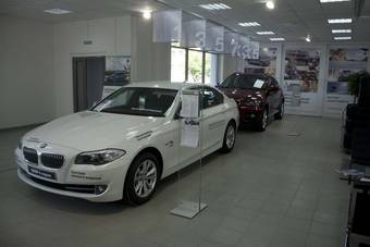 2012 BMW 5-Series Pictures