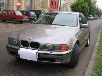 2000 BMW 523I