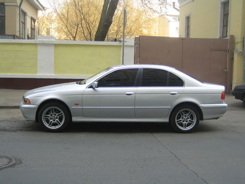 2003 BMW 525I