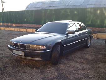 2000 BMW 7-Series