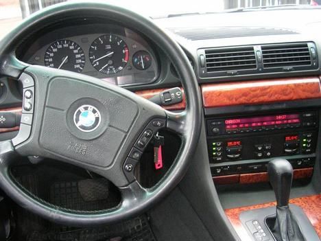 1996 BMW 735I