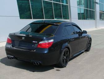 2005 BMW M5 Pictures
