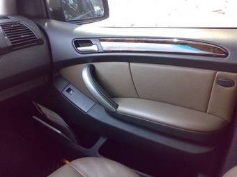 2004 BMW X5 Images
