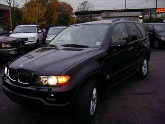 2005 BMW X5 Images