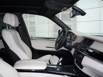 2010 BMW X5 Photos