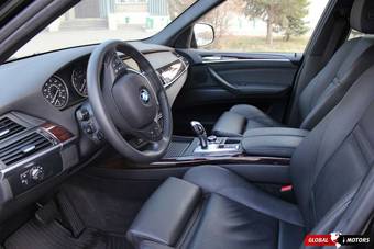 2010 BMW X5 Images